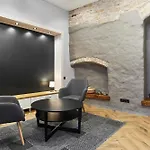 Cosy And Authentic Apartment In Vilnius Old Town