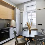 Cosy And Authentic Apartment In Vilnius Old Town